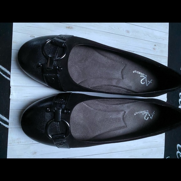 A2 Aerosoles Memory Foam Flats - Picture 4 of 8